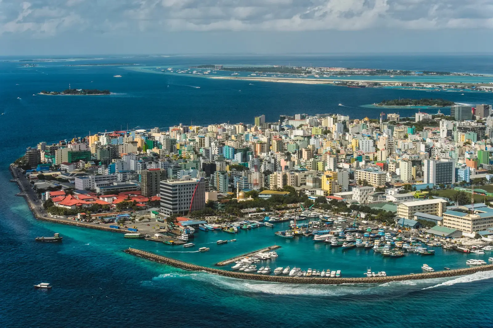 Maldives 2112x1406 1 (optimised)
